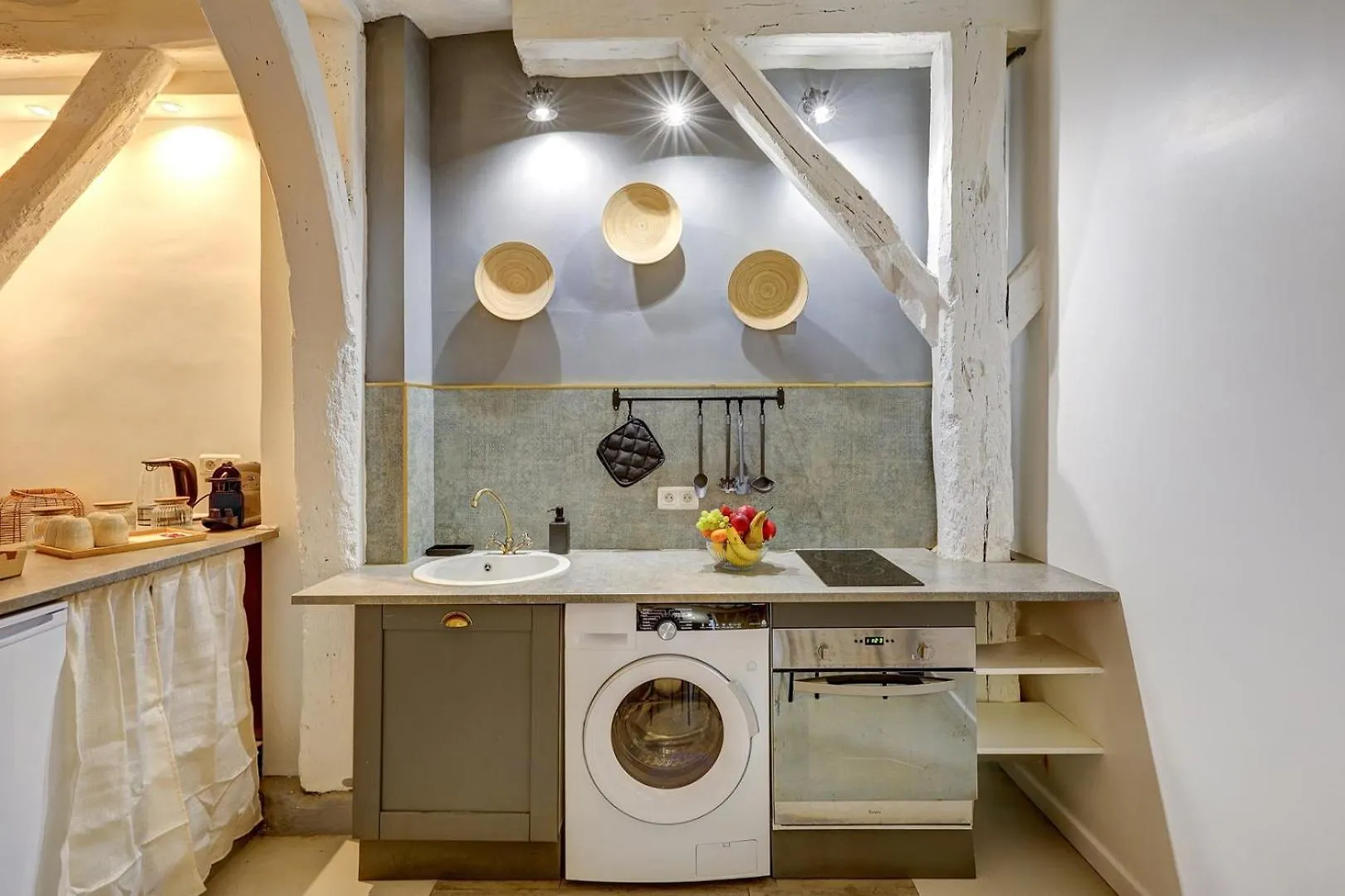 401 Zack - Superbe A Paris